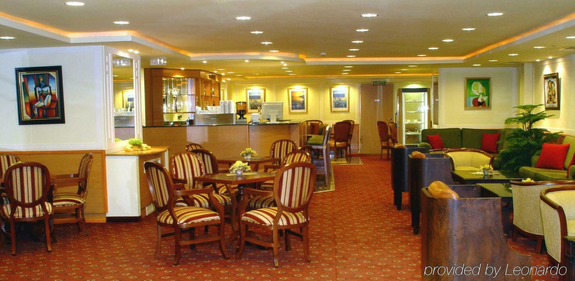 Hotel East 4*