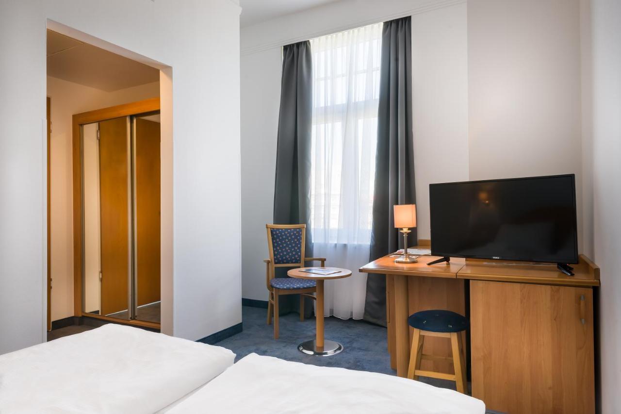 Golden Park 4*